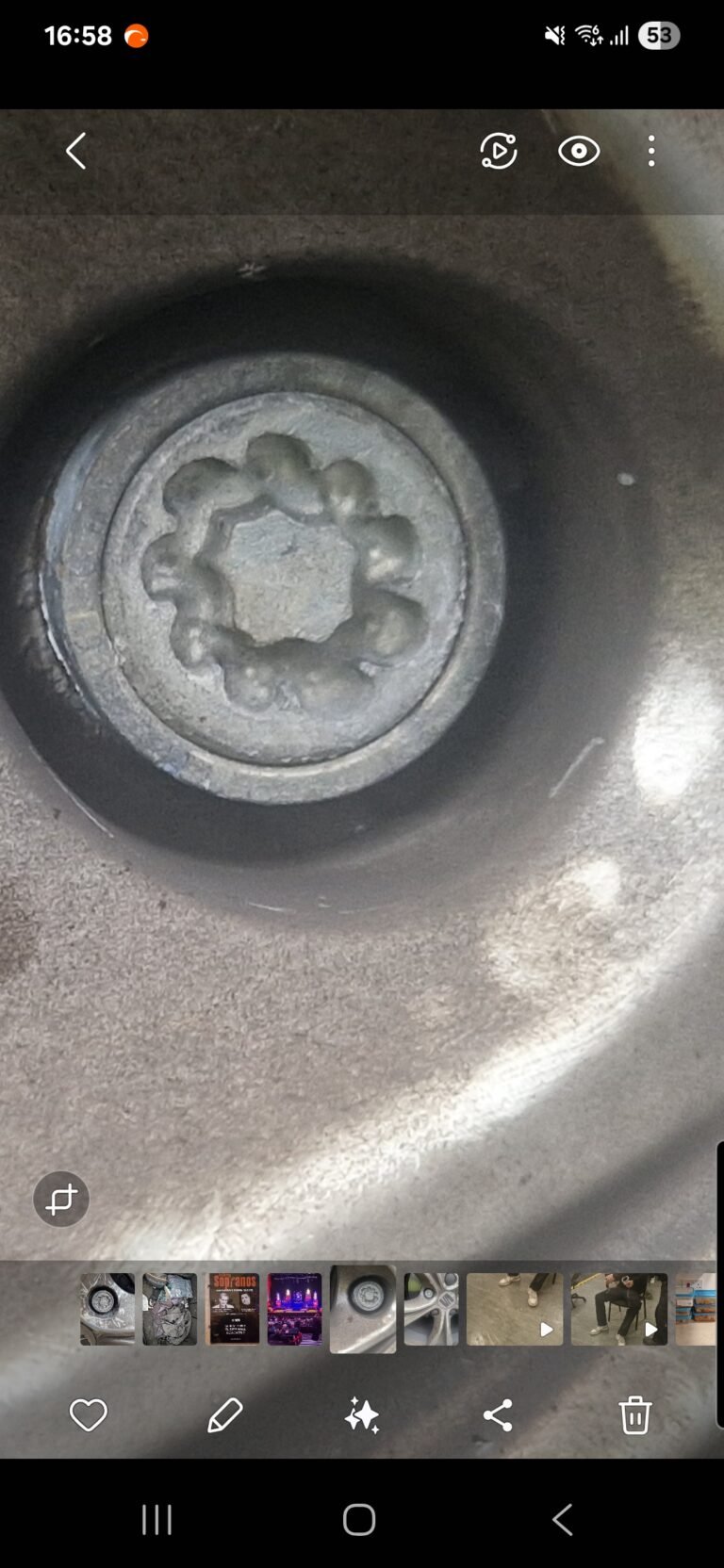 Seat Leon Fr tsi 1.5 locking wheel nut key