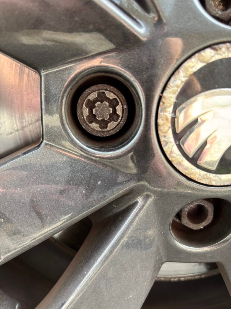 Skoda Citigo wheel locking nut key replacement