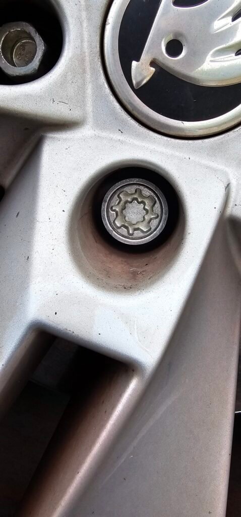 Skoda Enyaq IV 60 wheel locking nut key replacement
