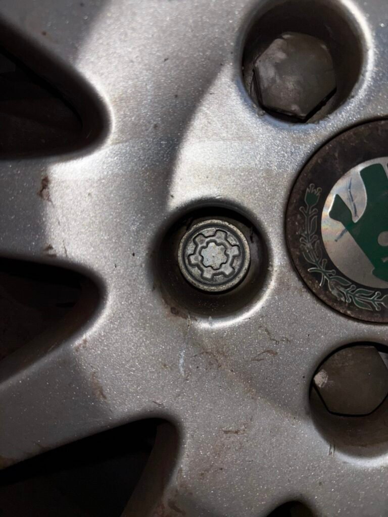 Skoda Fabia 2010 (60) wheel locking nut key replacement