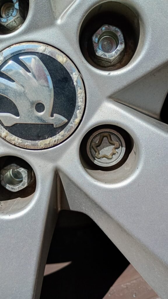 Skoda Fabia Estate SE TSI 1.2 wheel locking nut key replacement