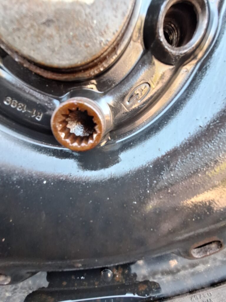 Skoda Fabia wheel locking nut key replacement