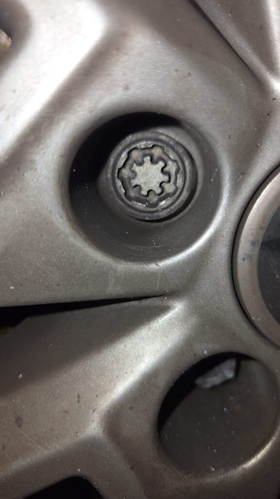 Skoda Kamiq wheel locking nut key replacement