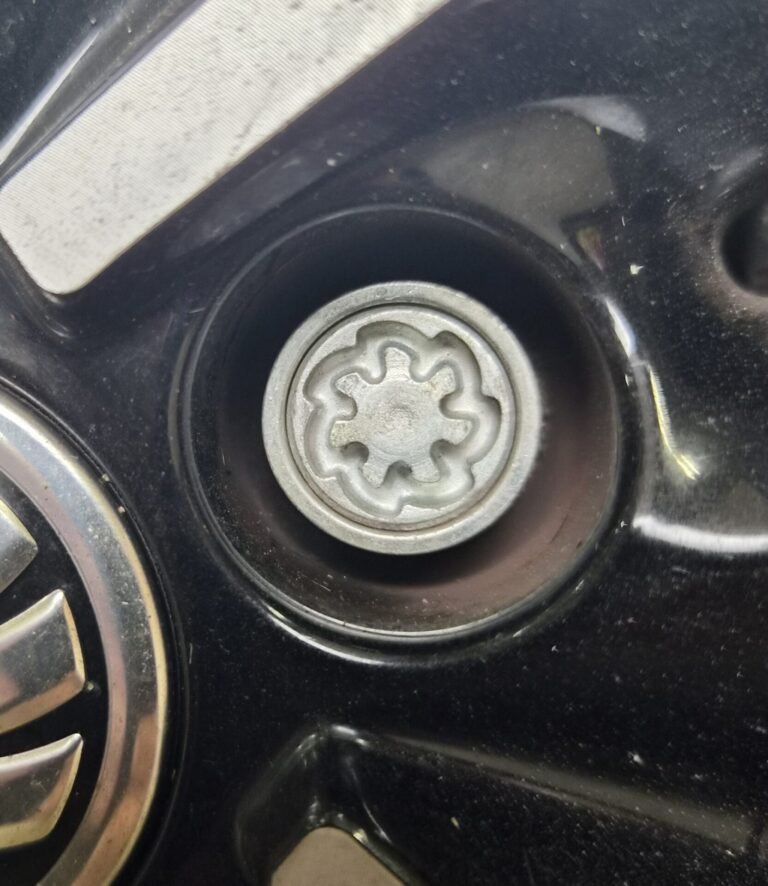 Skoda Kamiq wheel locking nut key replacement
