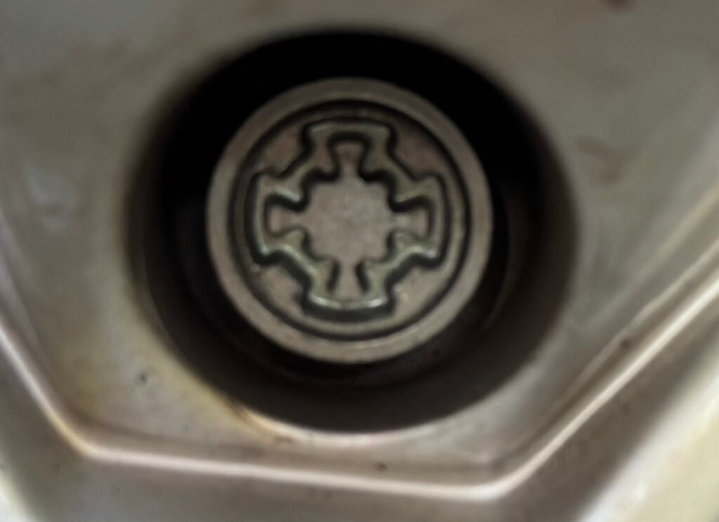 Skoda Karoq wheel locking nut key replacement