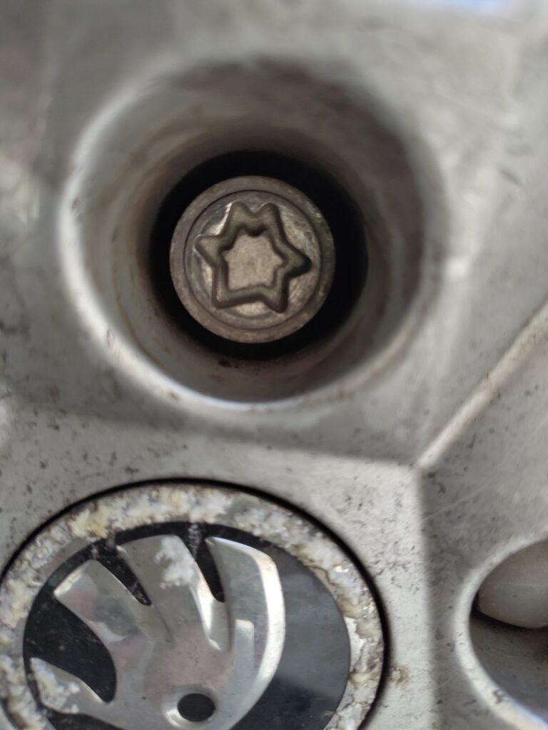 Skoda Octavia wheel locking nut key replacement