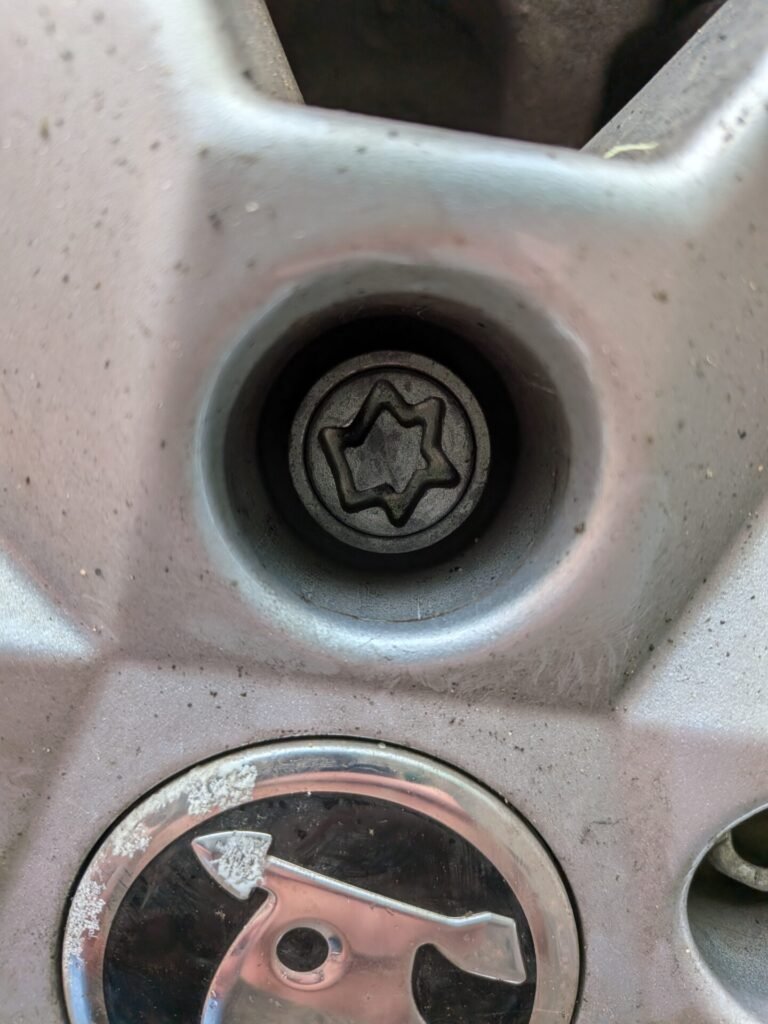 Skoda Octavia wheel locking nut key replacement