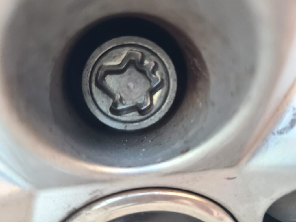 Skoda Scala wheel locking nut key replacement