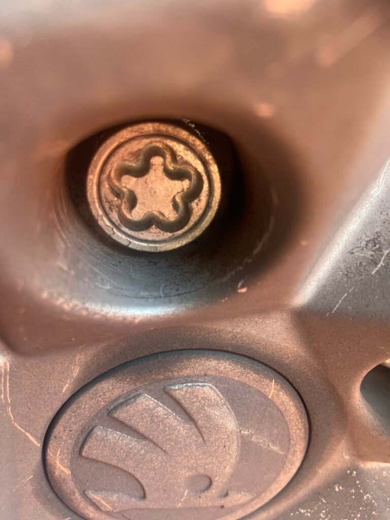 Skoda Superb wheel locking nut key replacement