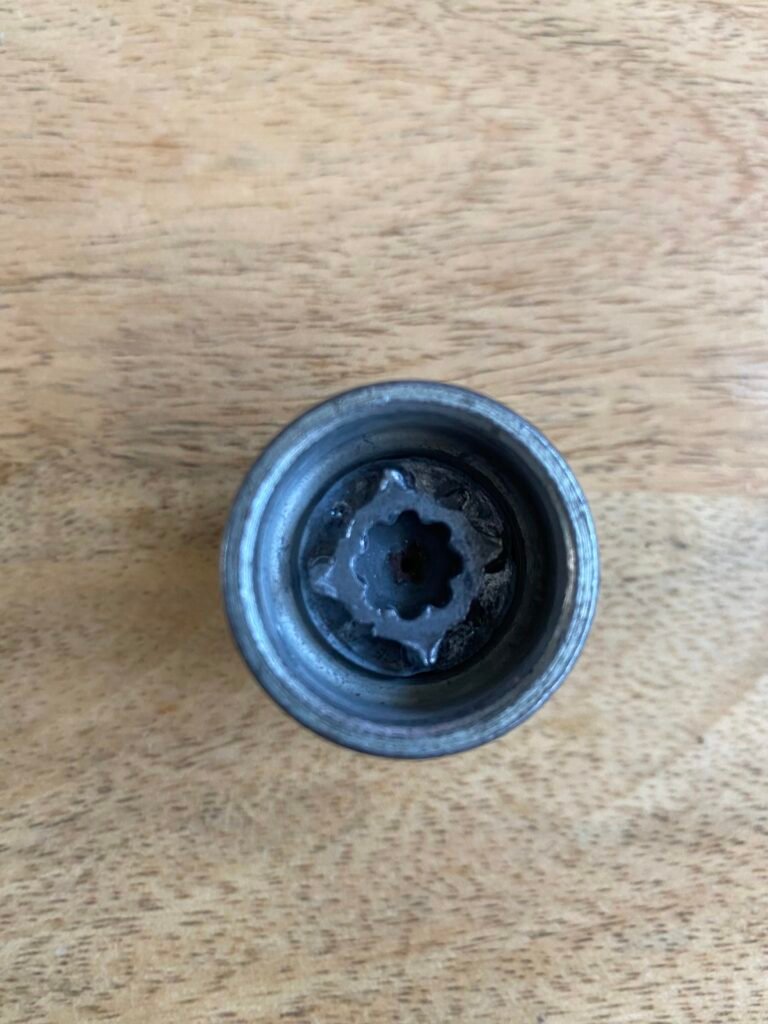Skoda Superb wheel locking nut key replacement