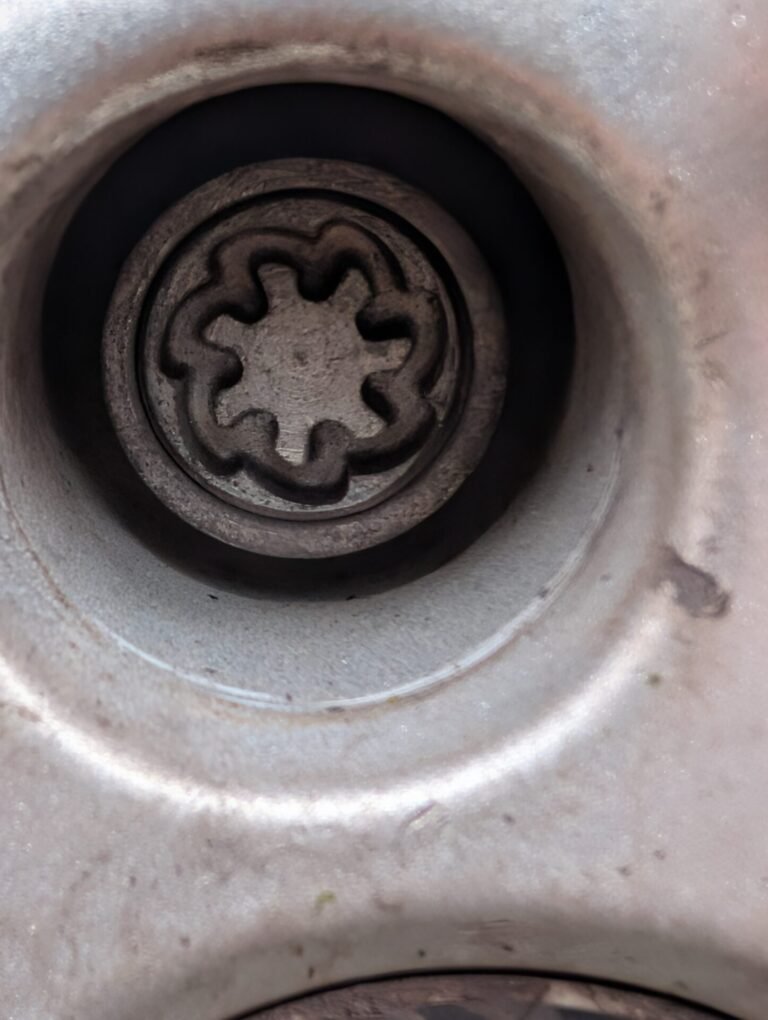 Skoda Yeti wheel locking nut key replacement