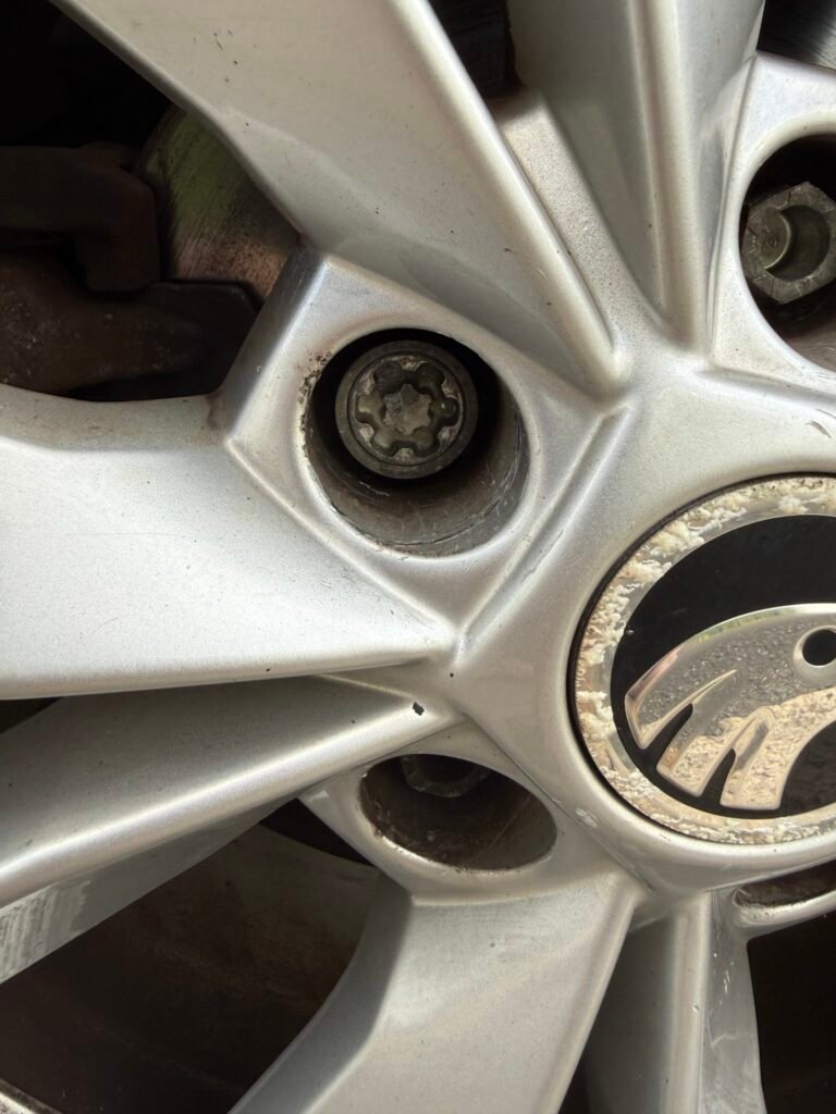 Skoda Yeti wheel locking nut key replacement