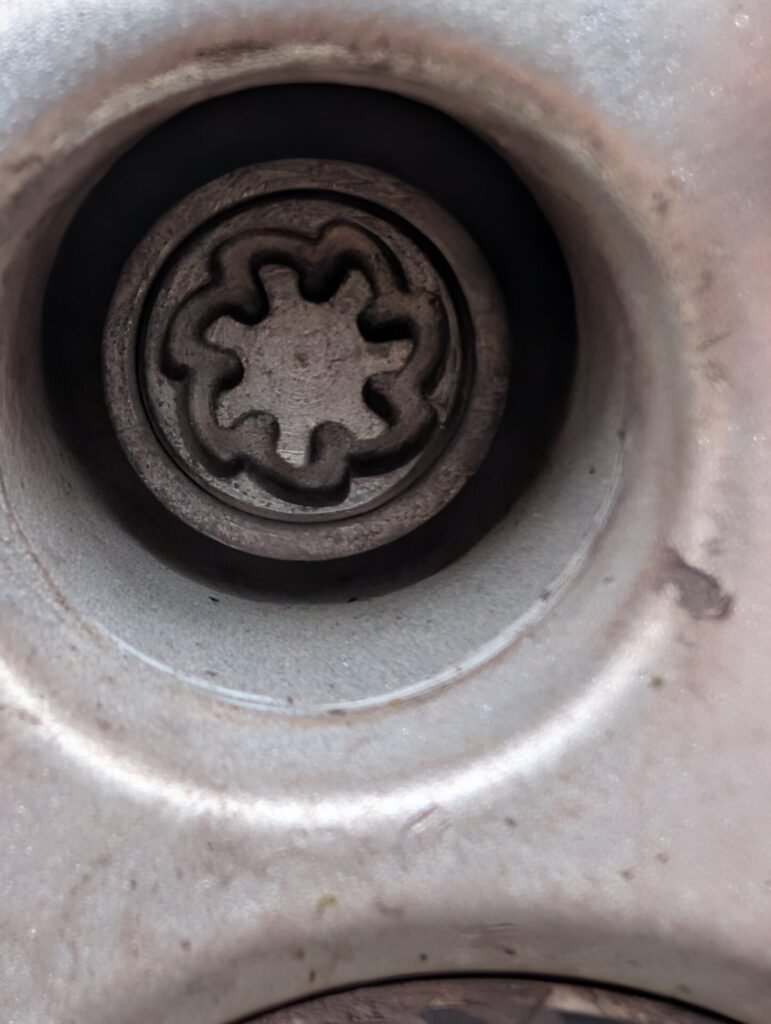 Skoda Yeti wheel locking nut key replacement