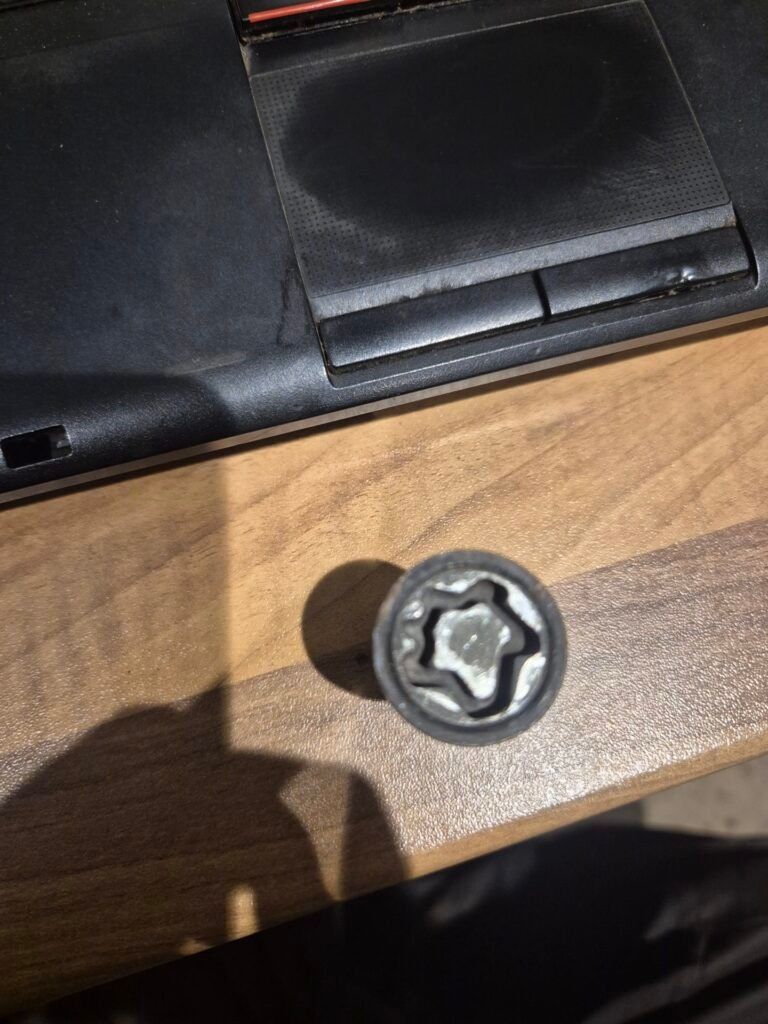 Skoda Superb locking wheel nut key