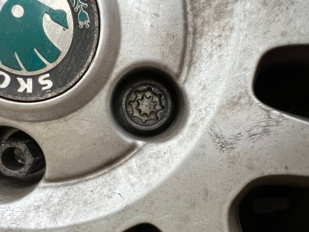 Skoda Superb locking wheel nut key