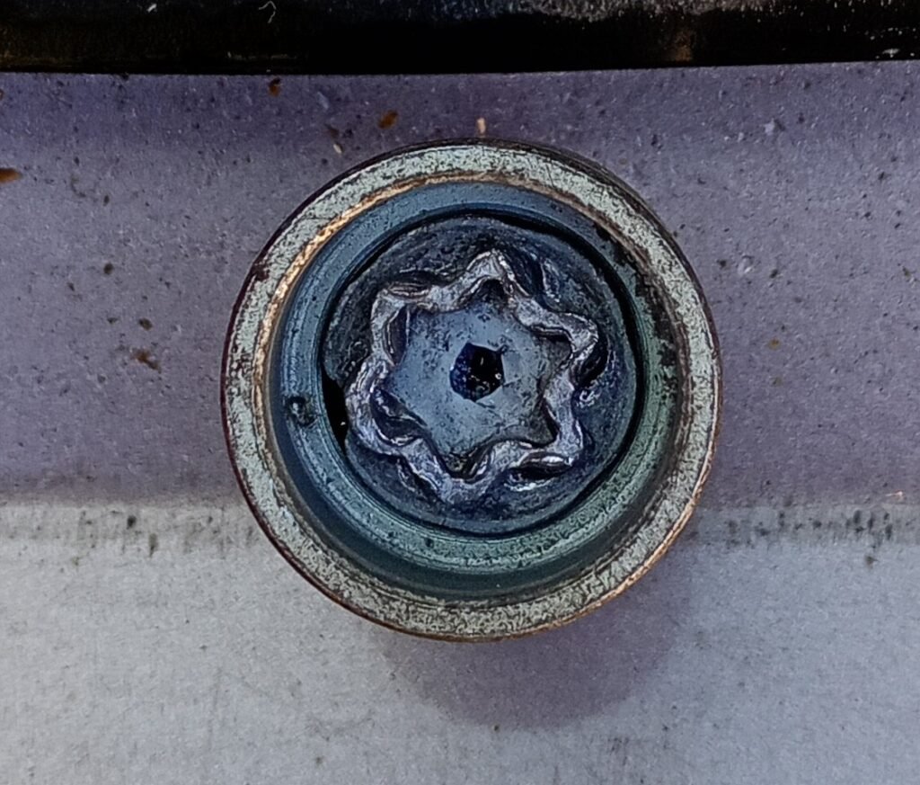 Skoda Superb wheel locking nut