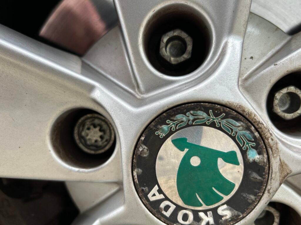 Skoda Yeti locking wheel nut key