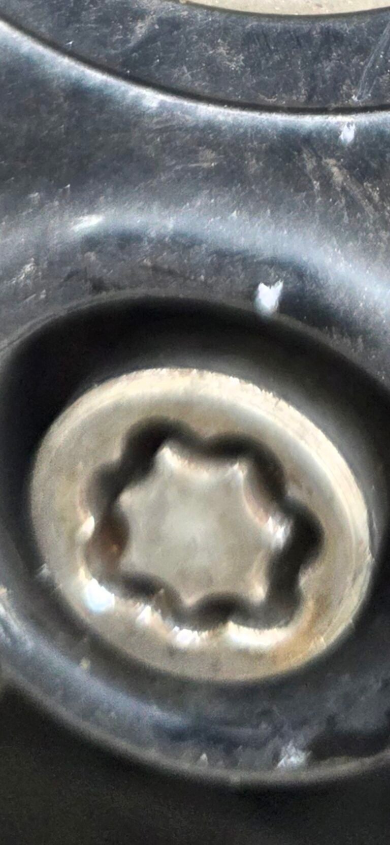 Smart fortwo wheel locking nut key replacement