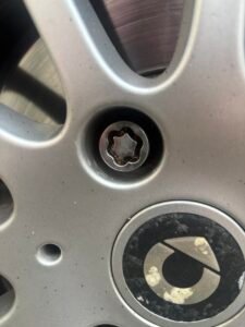 Smart Fortwo Passion MHD Auto wheel locking nut key replacement
