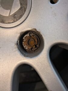 Smart Fortwo (2009) wheel locking key