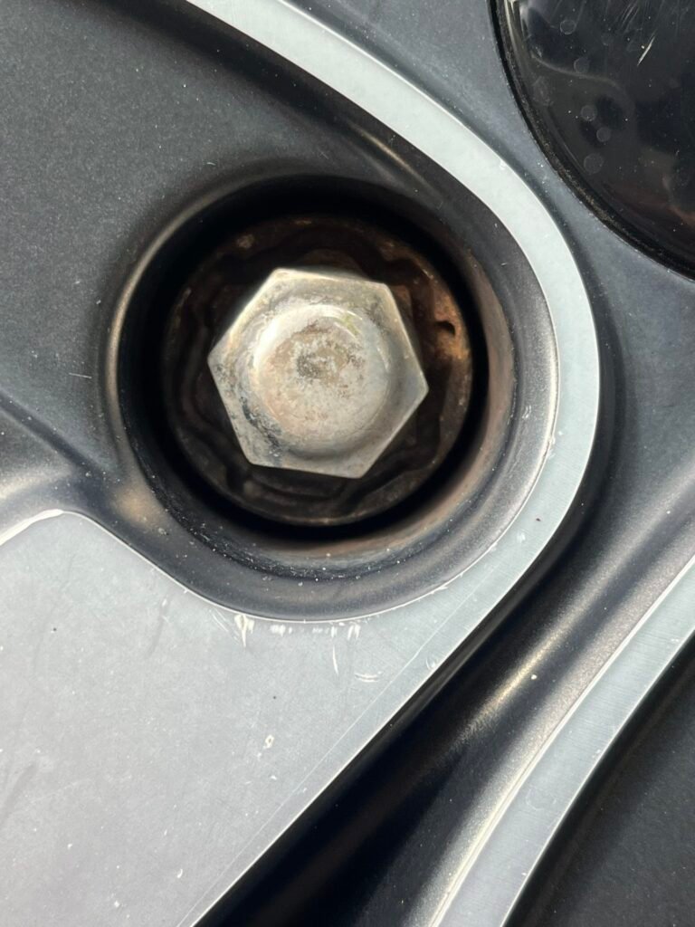 Sportage Kia wheel locking nut key replacement