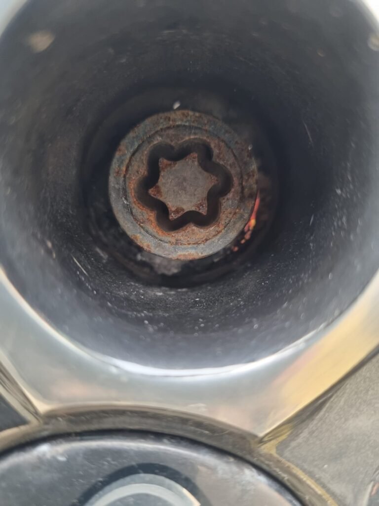 Ssangyong Turismo wheel locking nut key replacement