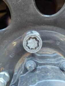 Suzuki Jimny locking wheel nut key