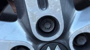 Suzuki Vitara lug nut key