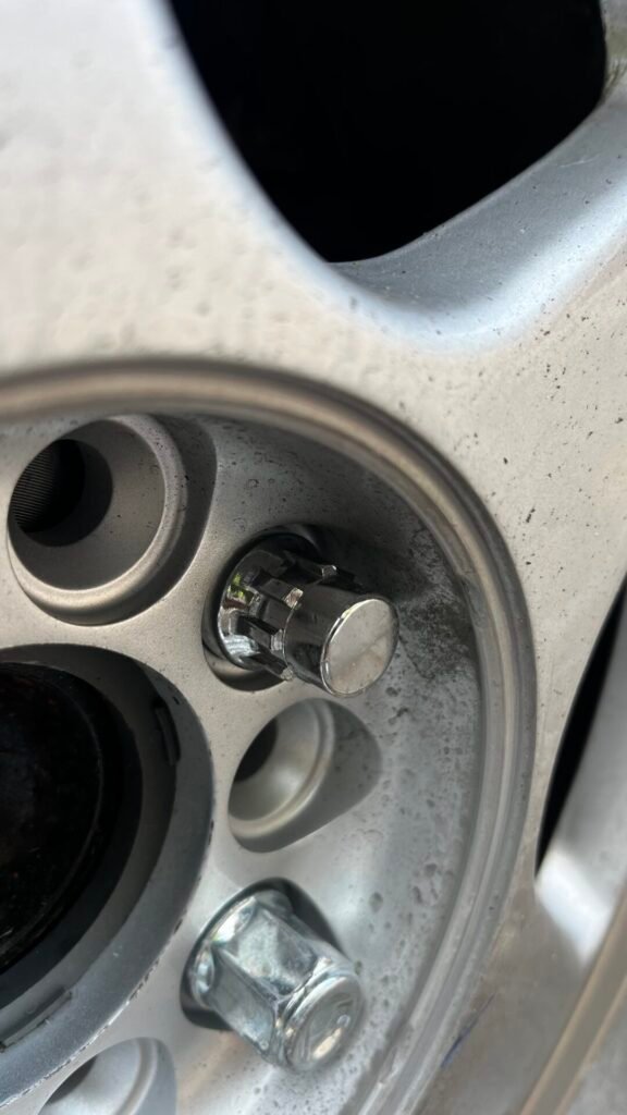 Toyota Alphad 3.0 V6 MZG wheel locking nut key replacement