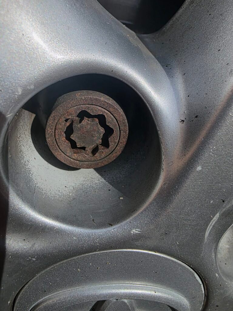 Toyota auris automatic Auris automatic wheel locking nut key replacement