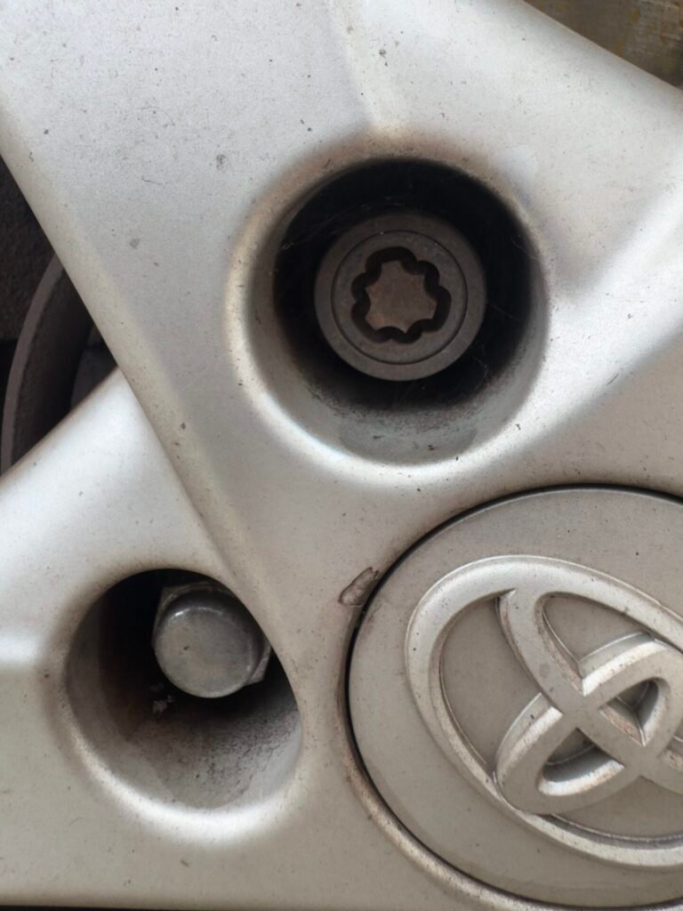 Toyota 2010 wheel locking nut key replacement