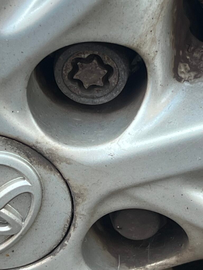 Toyota Auris wheel locking nut key replacement