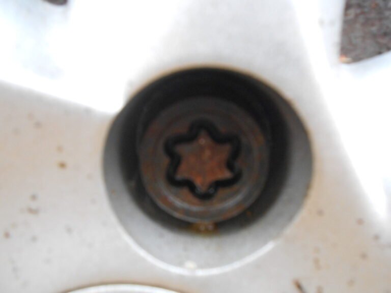 Toyota Aygo wheel locking nut key replacement