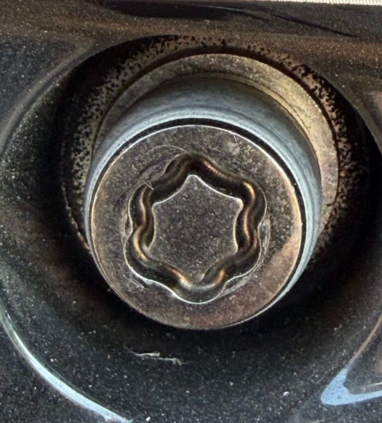 Toyota CHR PHEV GR SPORT wheel locking nut key replacement