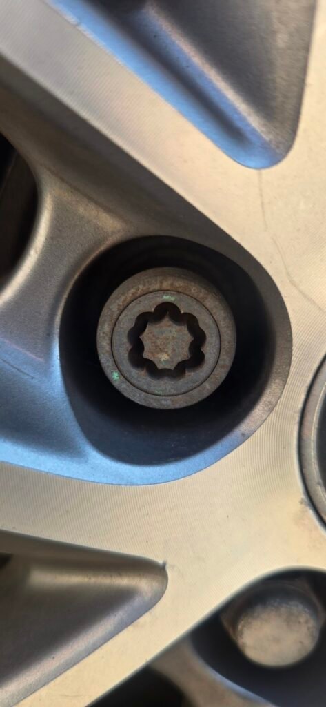 Toyota Rav 4 wheel locking nut key replacement