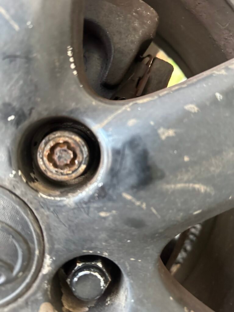 toyota Rav4 wheel locking nut key replacement