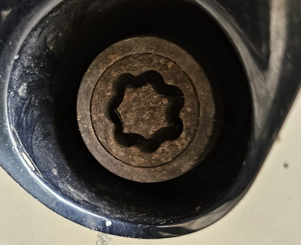 Toyota Rav4 wheel locking nut key replacement