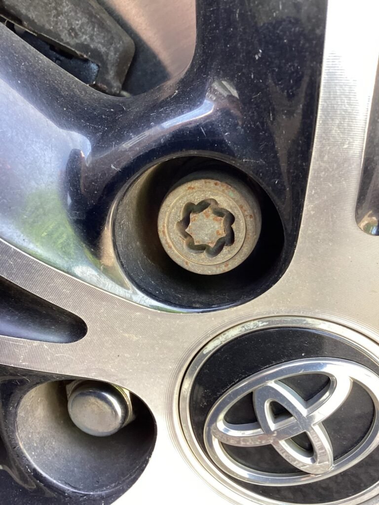 Toyota RAV4 wheel locking nut key replacement
