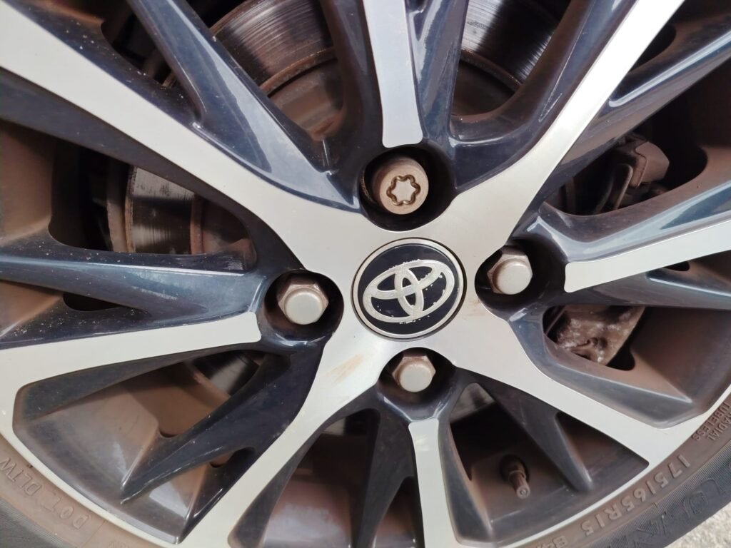 Toyota Yaris - Hybrid wheel locking nut key replacement