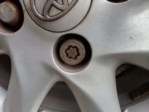Toyota Yaris locking wheel nut