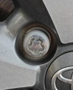 Toyota Yaris wheel lock key code