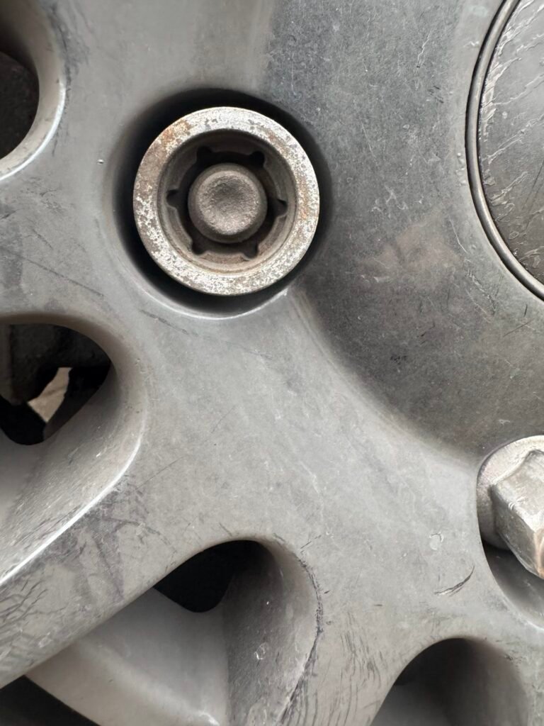 Transit Custom wheel locking nut key replacement