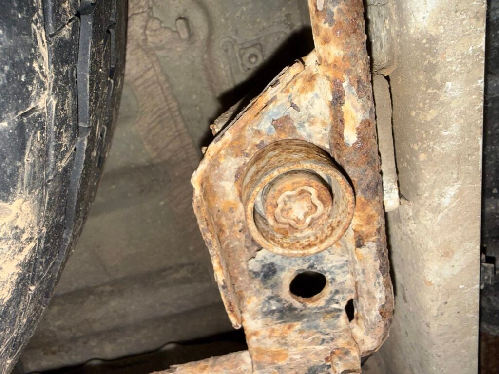 Vauxal vivaro 2018 wheel locking nut key replacement