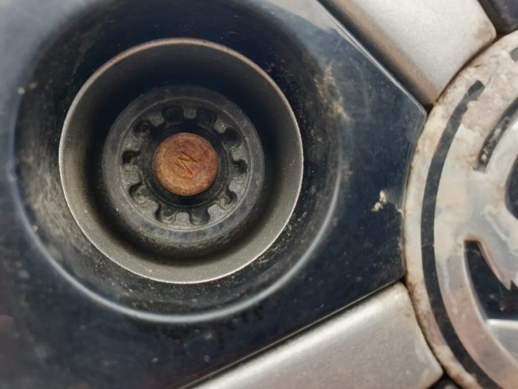 Vauxhall Ampera wheel locking nut key replacement