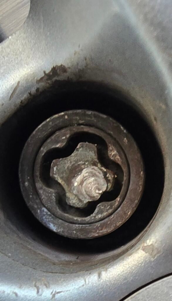 Vauxhall Astra 2009 1.6L Petrol wheel locking nut key replacement