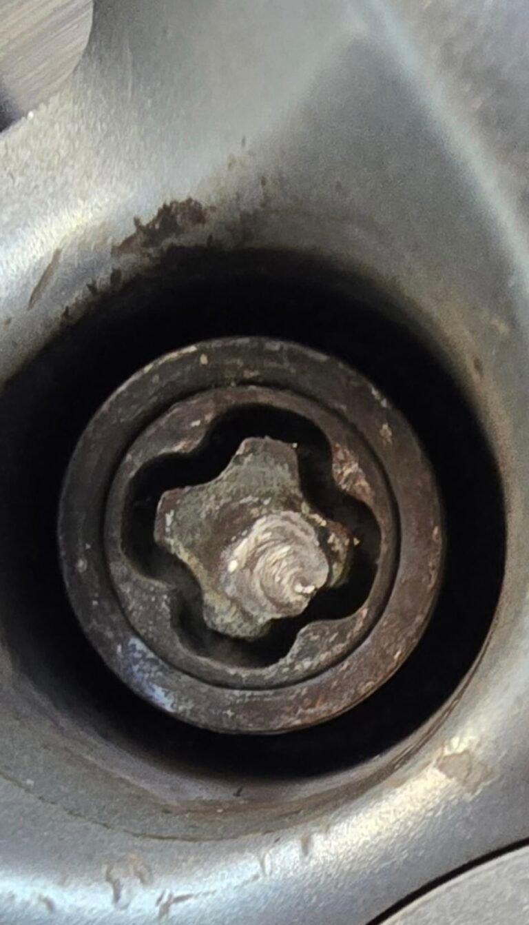 Vauxhall Astra 2009 1.6L Petrol wheel locking nut key replacement