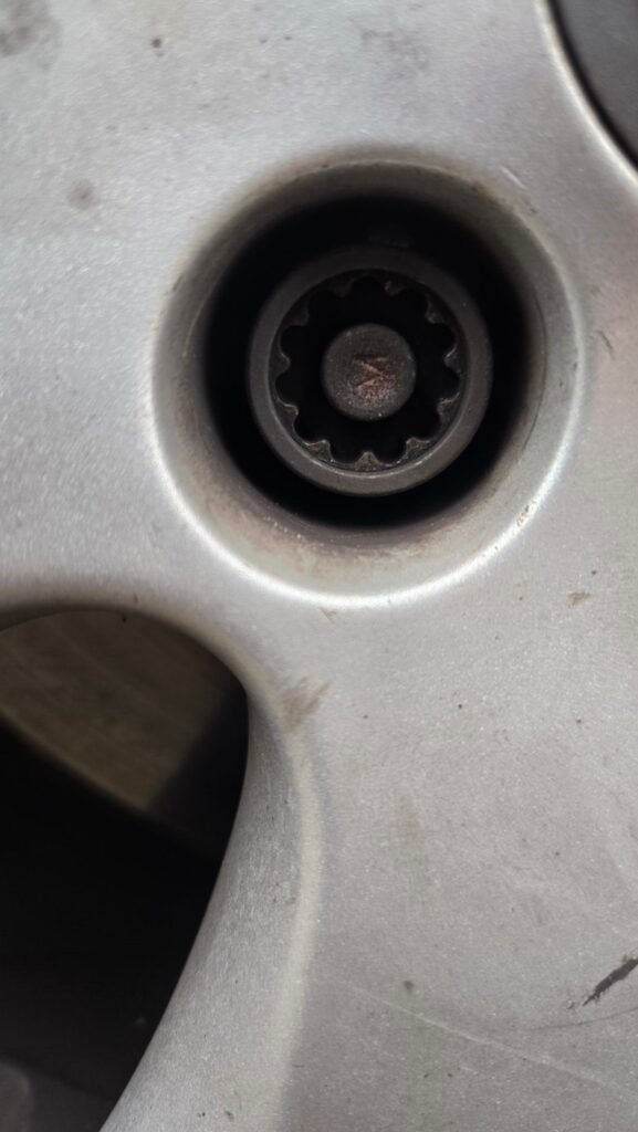 Vauxhall Astra wheel locking nut key replacement