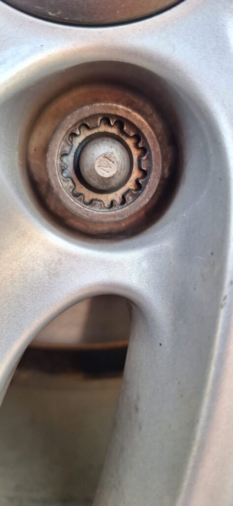 Vauxhall Insignia wheel locking nut key replacement