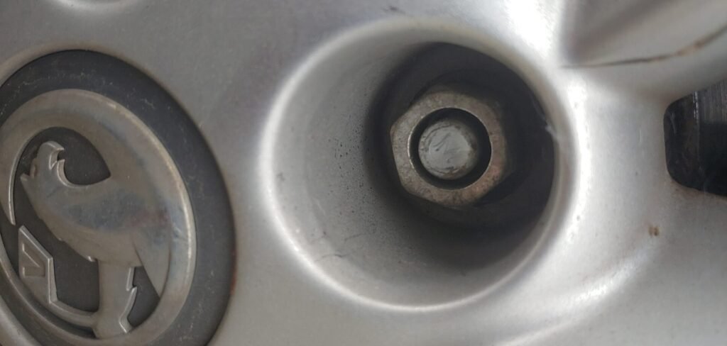Vauxhall Mokka x 'm' key wheel locking nut key replacement