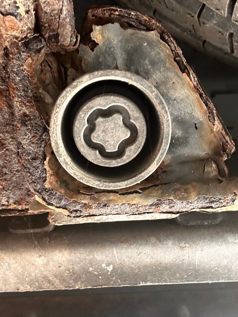 Vauxhall Vivaro 2014 first gen wheel locking nut key replacement